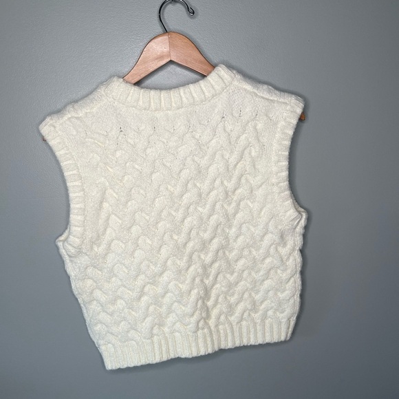 NWT Zara x Space Invaders 8-Bit Cable Knit Chunky Sweater Vest - Picture 4 of 15